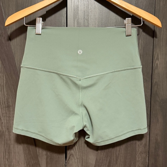 Lululemon Align High Rise Shorts 4” inseam Eucalyptus Grey - Picture 2 of 3